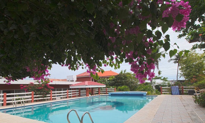 Logon Hotel | OYO 853 Malapascua Beach And Dive Resort
