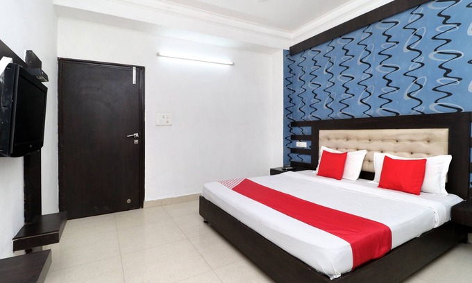 Ambala Hotel | OYO 8627 Hotel Space