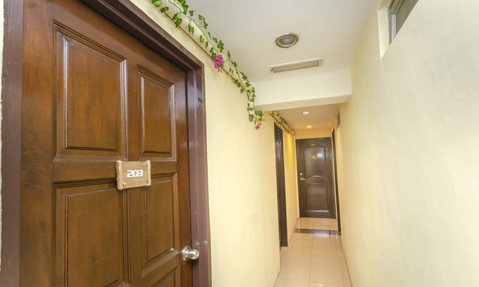 Daerah Kulai Hotel | OYO 89703 B Link Hotel
