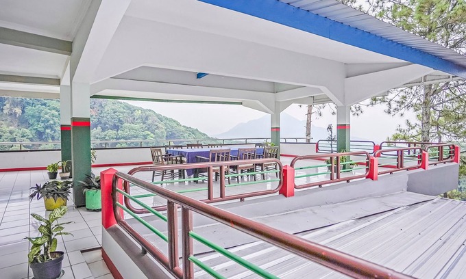Tretes Hotel | OYO 90132 Lie Mas Hotel