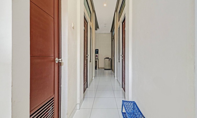 Karawang Hotel | OYO 90452 Pillow Inn