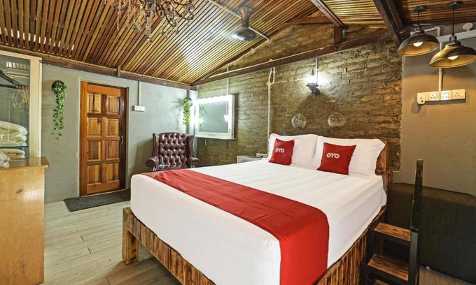 Kampung Bukit Dinding Hotel | OYO 90636 Teratak Zakiah Chalet