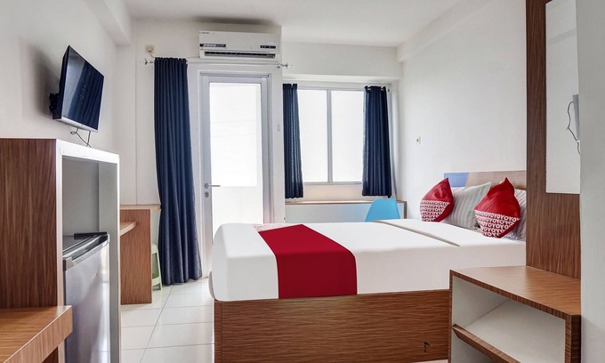 Cikarang Hotel | OYO 91045 Tower Mahakam By Toha Room