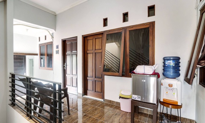 Sinduadi Hotel | OYO 91082 Nathania Exclusive