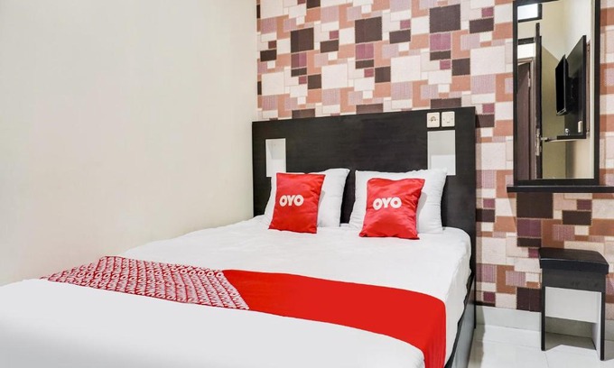 Karawang Hotel | OYO 91646 fio colombus residence