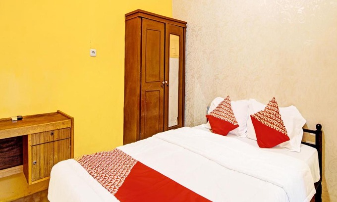 Pekanbaru Hotel | OYO 91921 Homestay Keluarga Syariah