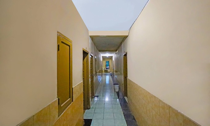 Makassar Hotel | OYO 92230 Penginapan Metro Parepare