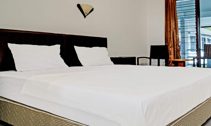 Sukabumi Hotel | OYO 92324 Hotel Sinar Rejeki