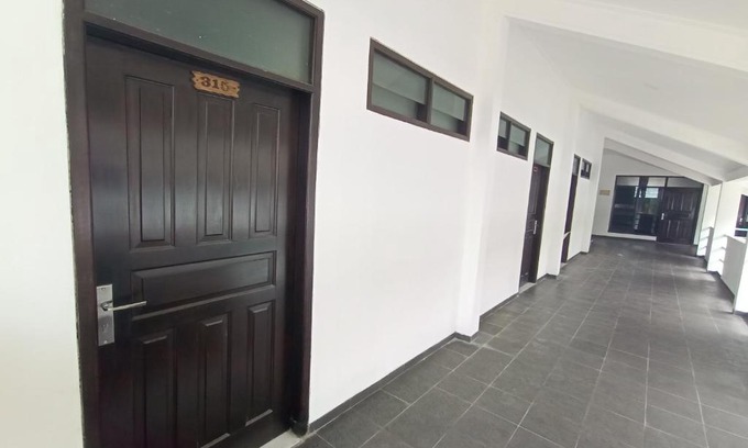 Sukabumi Hotel | OYO 92324 Hotel Sinar Rejeki