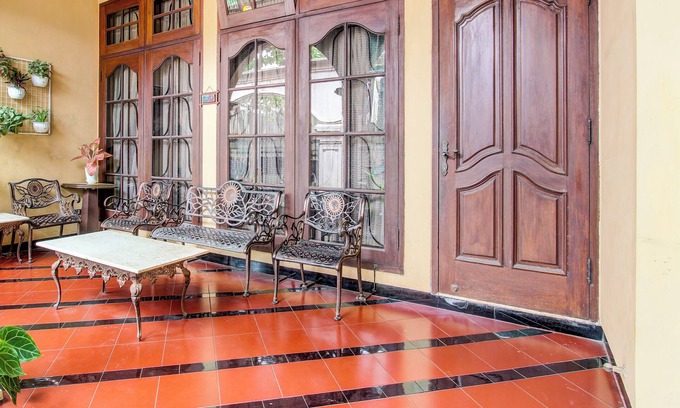 Solo City Centre Hotel | OYO 92494 Wulan Homestay Syariah Solo