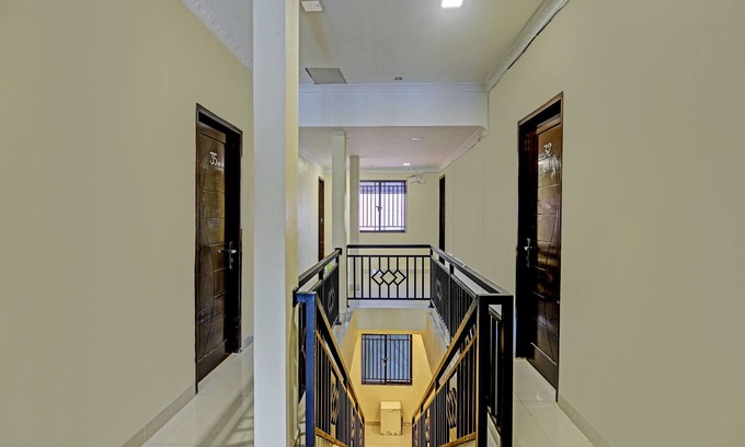 Lubuk Baja Hotel | OYO 92528 Nagoya House Syariah