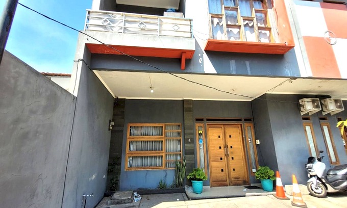 Astana Anyar Hotel | OYO 92725 Regol Srimahi Residence