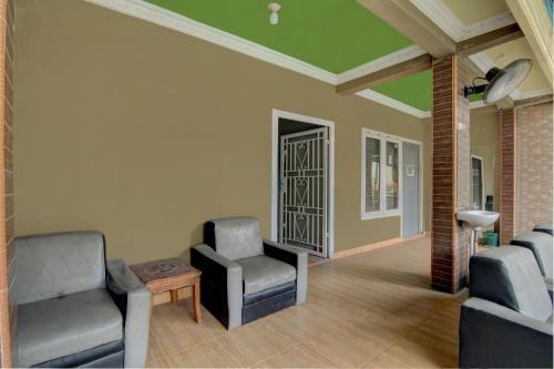 Pekanbaru Hotel | OYO 92833 Penginapan Syariah