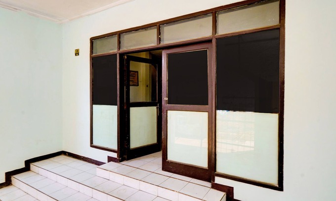 Astana Anyar Hotel | OYO 93239 Arimbi 2