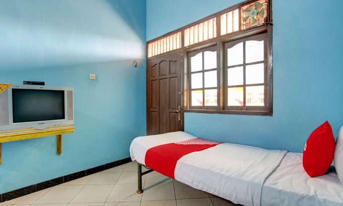 Pekalongan Hotel | OYO 93360 Wisma Subur Syariah