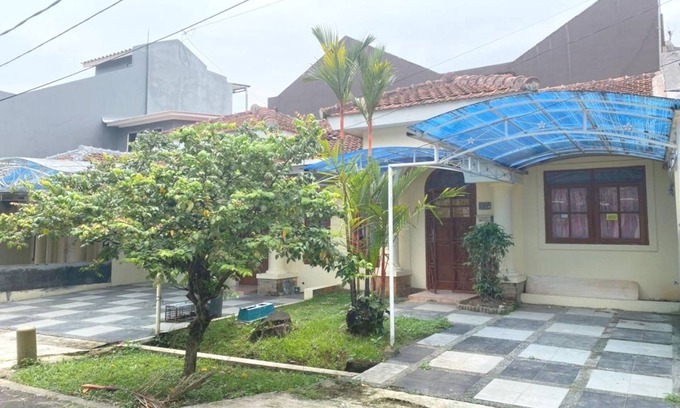 Sentul City Hotel | OYO 93641 Udayana Guesthouse Syariah