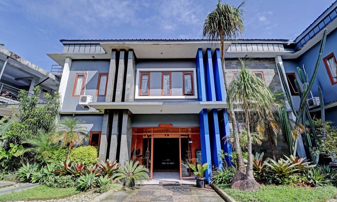 Temanggung Hotel | OYO 94674 Guesthouse Sabar Makmur