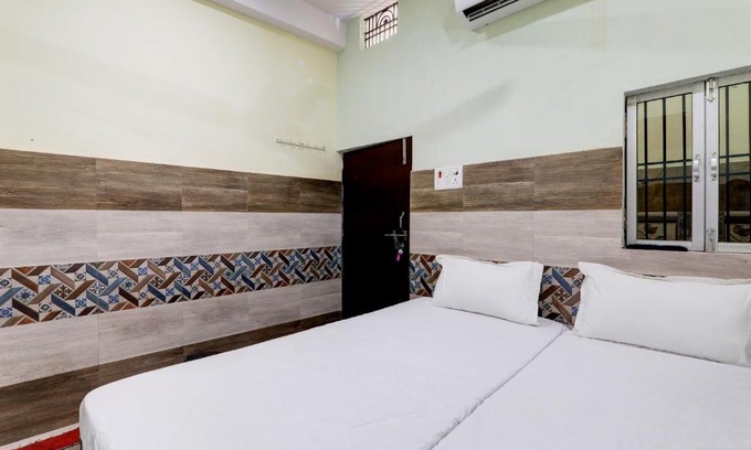 Renukoot Hotel | OYO Balaji Guest House