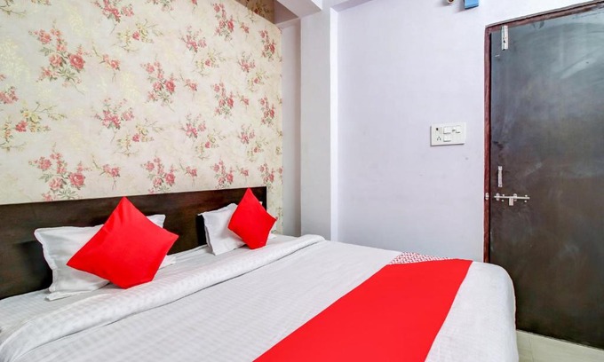 Kolar Road Hotel | OYO BHO576 Comfort Paradise