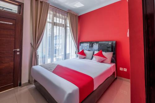 West Cirebon Hotel | OYO Collection O 1032 Rahayu Residence Syariah