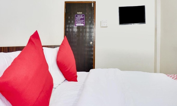 Pune Hotel | OYO Flagship 75731 Hotel Om Sai Lodging