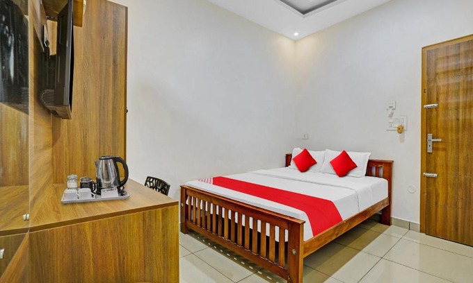Perumbavoor Hotel | OYO Flagship 80813 Apk Ac Rooms