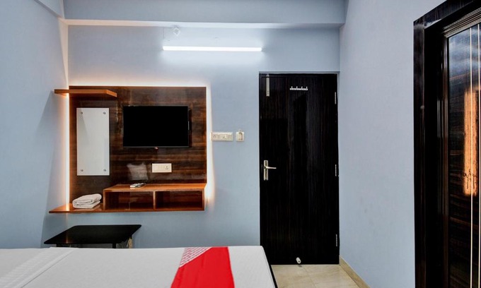 Kolkata Hotel | OYO Flagship Hotel Garden Guest House