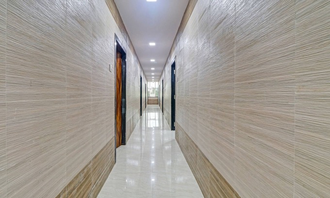 Rajahmundry Hotel | OYO Flagship Hotel Vallabha Residency