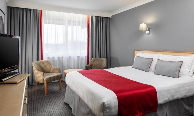 Woodhouse Hotel | OYO Flagship London Finchley