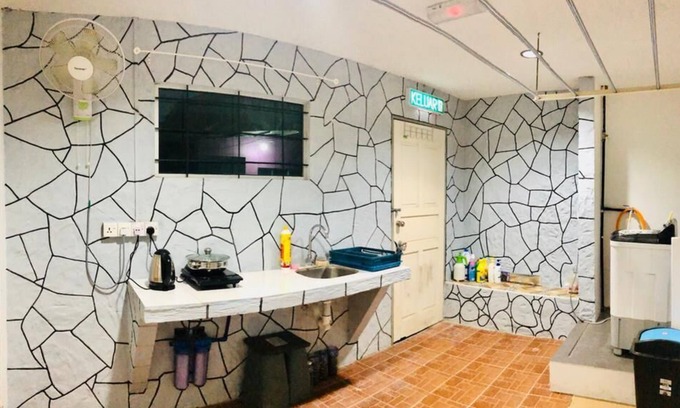 Semporna Hotel | OYO HOME 90667 Chen Room Bs