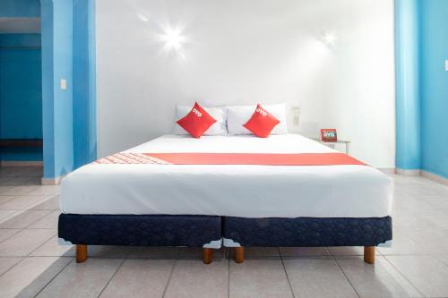 Jose Cardel Hotel | OYO Hotel Estacion,José Cardel,Parque Central Revolución
