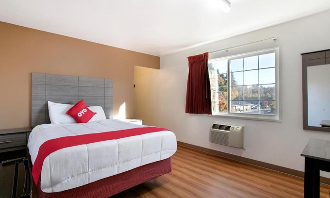 Carrolls Hotel | OYO Hotel Kalama