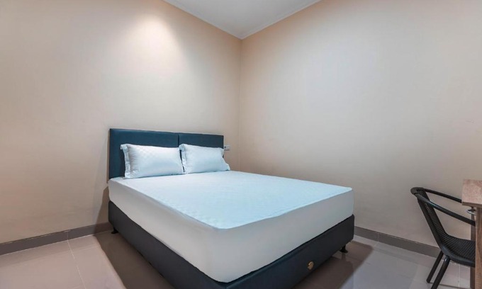 Ciputat Timur Hotel | OYO Life 2709 Kost Cirendeu