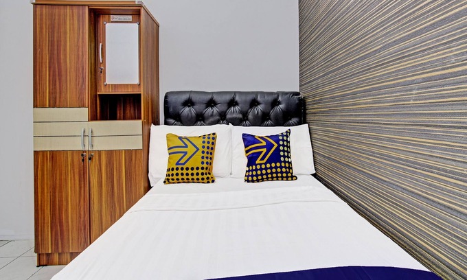 Kudus Hotel | OYO Life 91523 Kenari Guesthouse