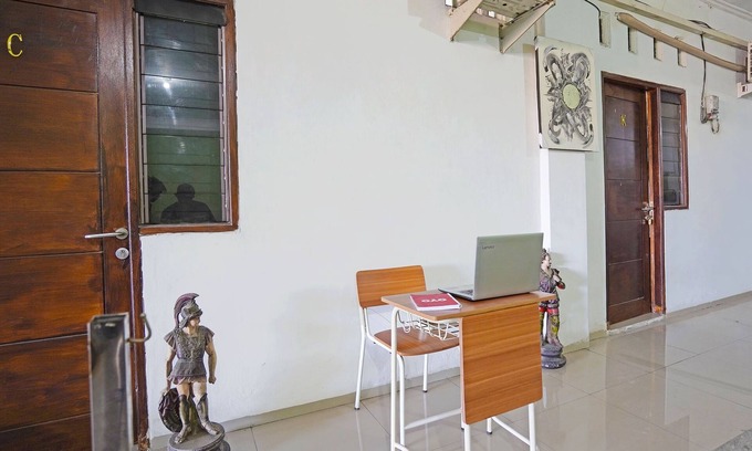 Waru Hotel | OYO Life 91670 Mannsur Homestay Syariah