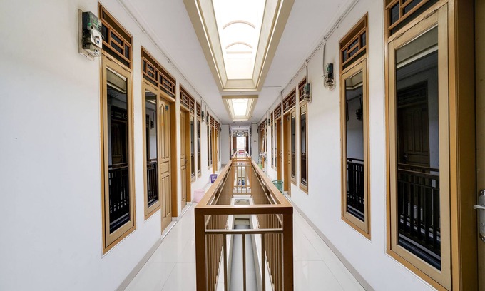 Cileunyi Hotel | OYO Life 91994 Sawerigading Jatinangor Syariah