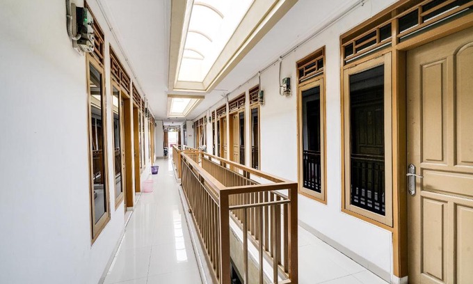 Cileunyi Hotel | OYO Life 91994 Sawerigading Jatinangor Syariah