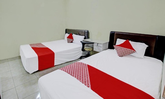 Kediri Hotel | OYO Life 92312 A+ Cozy Rooms Syariah