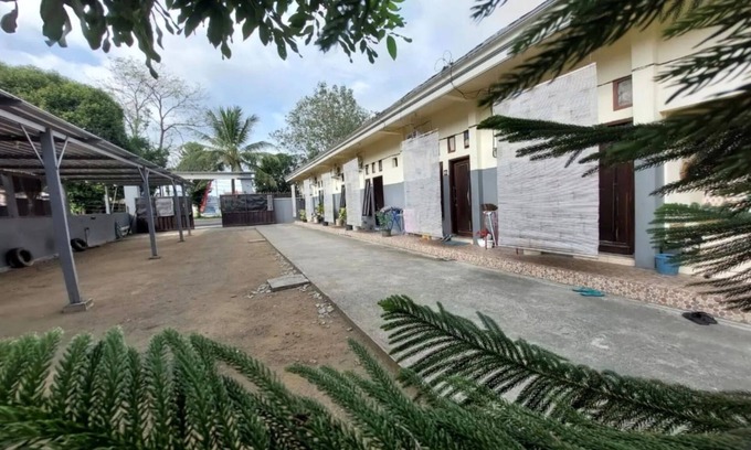 Trenggalek Hotel | OYO Life 93525 Griya Wafira Trenggalek Syariah