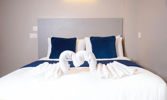Palmers Green Hotel | OYO Paragraph Palmers Green - Tottenham Stadium