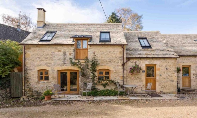Bourton House | Oyster Barn