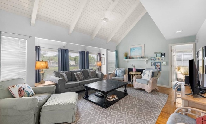 Litchfield by the Sea Villa | Oyster Catcher Oasis 3BR Villa Roof Top Balcony