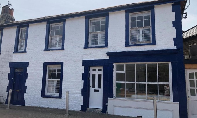 Ryde House | Oyster Catchers