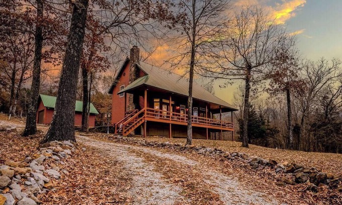 Jasper House | Ozark beauty w/HotTub, GameRm, Firepit; Trampoline VIEWS!