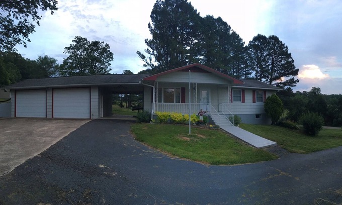 Eminence House | Ozark River Retreat; Eminence, Mo. Near The Jacks Fork River