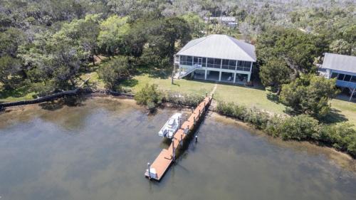Crystal River House | Ozello Manor Waterfront private dock large patio sleeps 8 dog ok