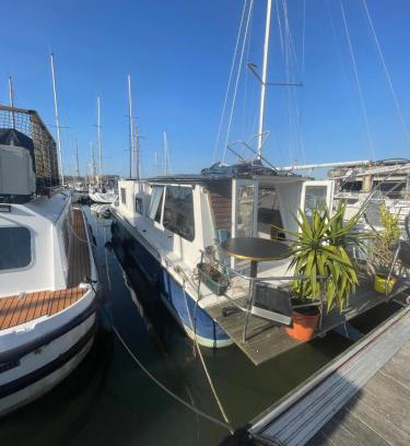 Bassins a Flot Boat Rental | Pénichette cosy bassins à flots, proche de la cité du vin