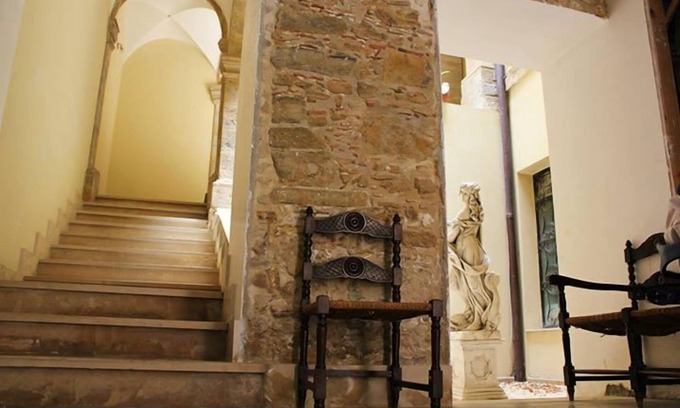 Niscemi Apartment | P&G house in historic Sicilian building