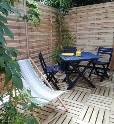Plessis Tison House | P'tite maison atypique avec terrasse