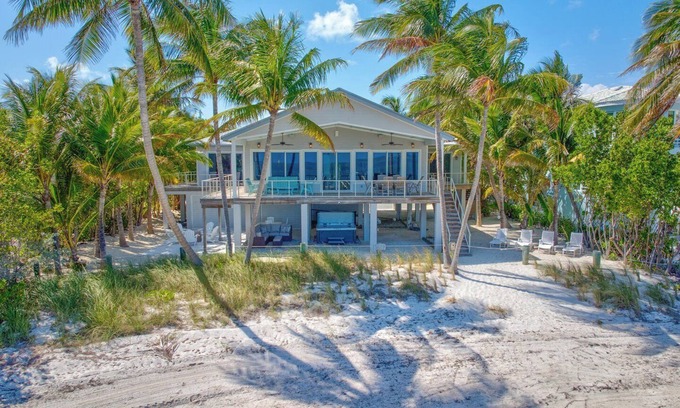 Marathon House | P04 - Spectacular 6 bedroom, 6 bath home is a rare beach front beauty with.